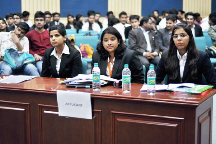 https://cache.careers360.mobi/media/colleges/social-media/media-gallery/9297/2022/7/5/Colleges Moot Court of Amity Law School Centre II Noida_Moot-court.png